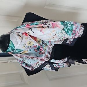 NWT Vince Camuto Lily Square Bright Floral Print Satin Scarf